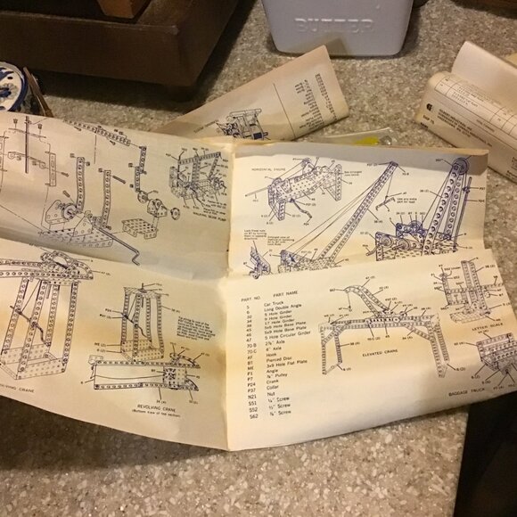 NOS Vintage Gilbert Erector Set - Motor - Red Case - Instructions - Fun !!!! - Picture 11 of 14